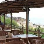 A Dois Passos Da Praia